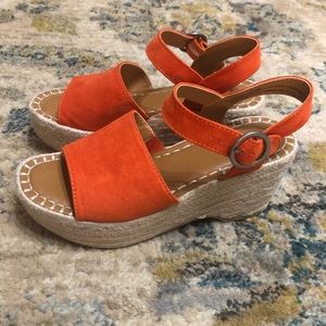 Universal Thread platform wedge sandals, size 6